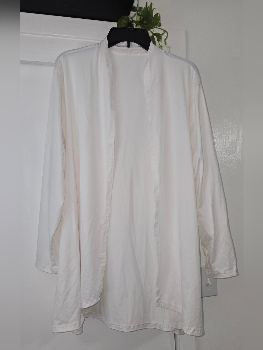Women's White Solid Open Front Long Sleeve Basic Cardigan Plus 2XL Poly/Span